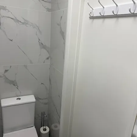 Luxury In Victoria, 7 Minutes Walk To Victoria Station, 5 *