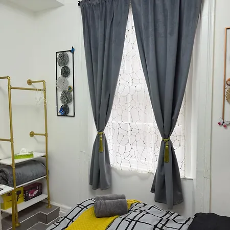 Luxury In Victoria, 7 Minutes Walk To Victoria Station, 5 Homestay