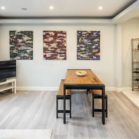 Modern 2b Flat: London, Walk To Landmarks Apartment *