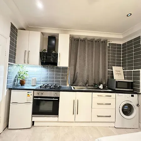 One Bedroom Flat Bell Street Apartment