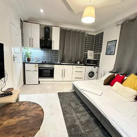 One Bedroom Flat Bell Street Apartment London