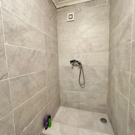 One Bedroom Flat Bell Street London