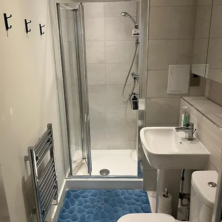 Bright And Comfy 3 Bed Apartment