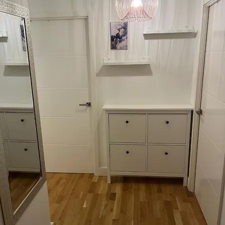 Bright And Comfy 3 Bed Apartment London