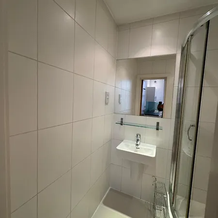 Apartment Bright And Airy One Bedroom Condo, Olympia, Kensington
