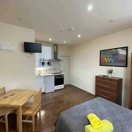 69 Aparthotel