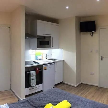 Aparthotel High Road *