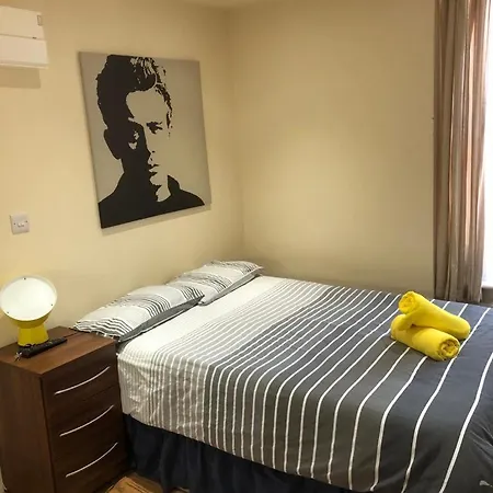 Aparthotel High Road
