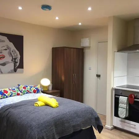 Aparthotel High Road London