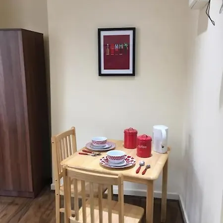 Aparthotel 69 *