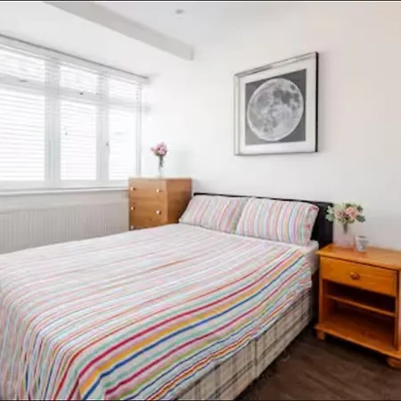 Apartment Spacious 2bdr Apartment, Wifi+ Great Tv *