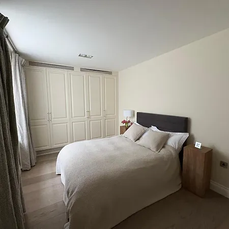 Luxury 4 Bedrooms 5 Baths 2 Receptions Family House With Garden Chelsea Londra