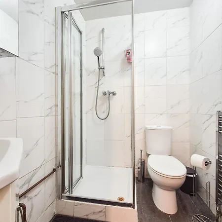 Apartment Two Bedroom In Islington *