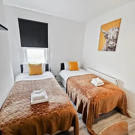 Stratford 3 Bed Garden By Dluxoria Short Lets & Serviced Greater Apartment *