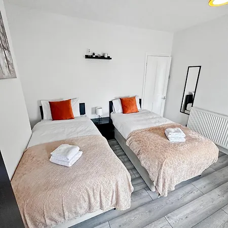 Stratford 3 Bed Garden By Dluxoria Short Lets & Serviced Greater