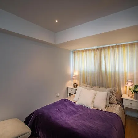 Great Large 4bed House Near Tube Sleeps 7 -perfect For * London