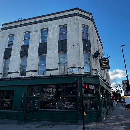 Kings Cross Collective - By Aura London