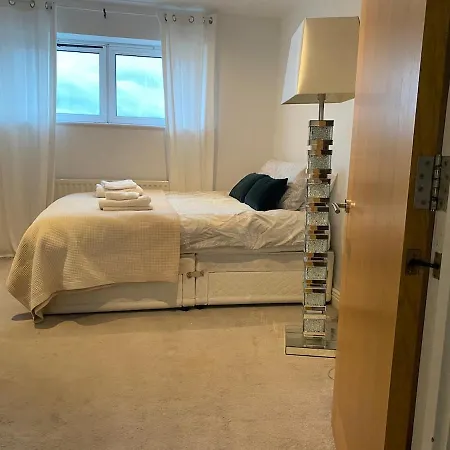 Apartment 2 Bedroom By The River Thames London