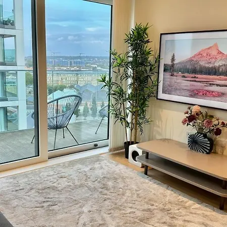 Luxury 1 Bedroom With Riverview *