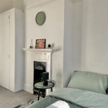 Cosy Double A Stones Throw From Wembley Stadium London