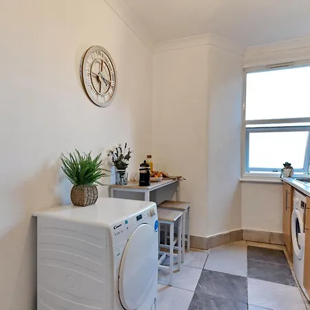 Apartment 2 Bed Serviced Streatham *
