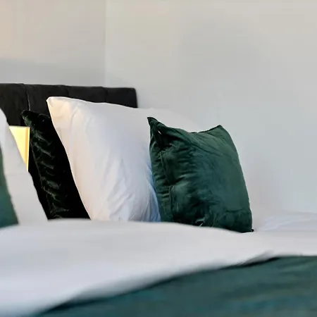 Apartment 2 Bed Serviced Streatham London
