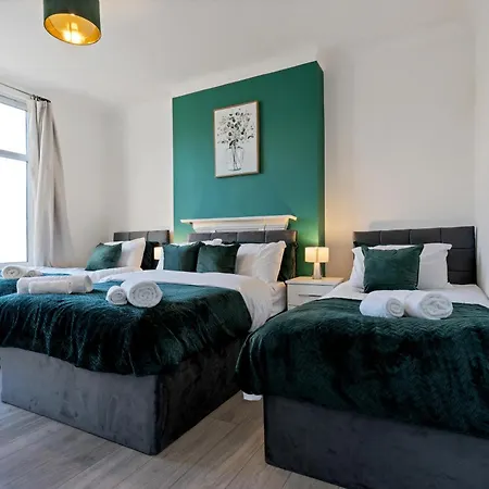 2 Bed Serviced Streatham London