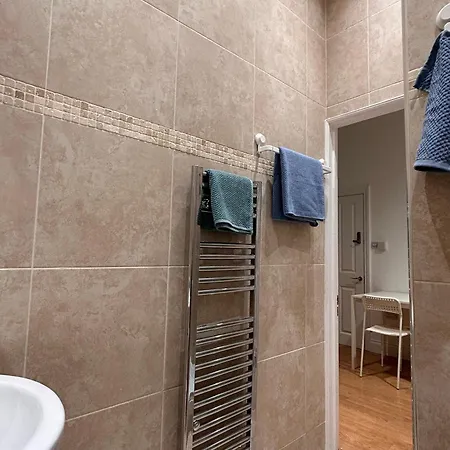 London Studio Stays London