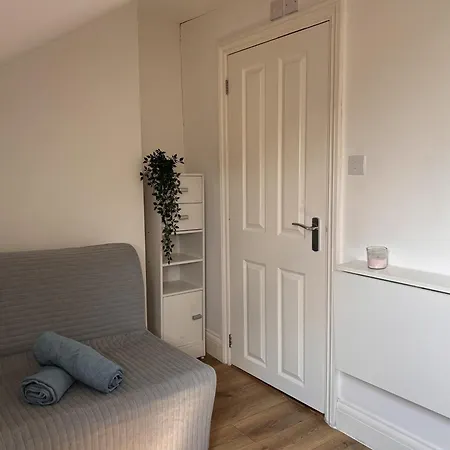 London Studio Stays London