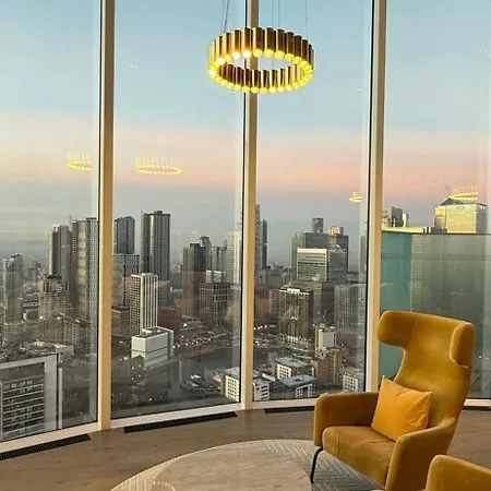 Luxury View 2 Bedroom In Canary Wharf Apartment London