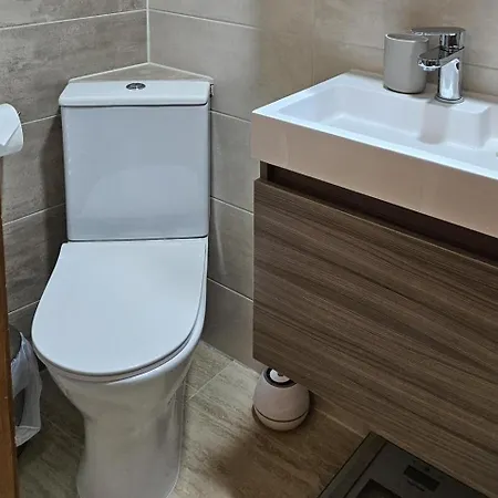 Cockfosters - - Sleeps 3 - Near Underground