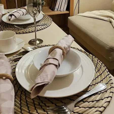 Cockfosters - - Sleeps 3 - Near Underground Apartment