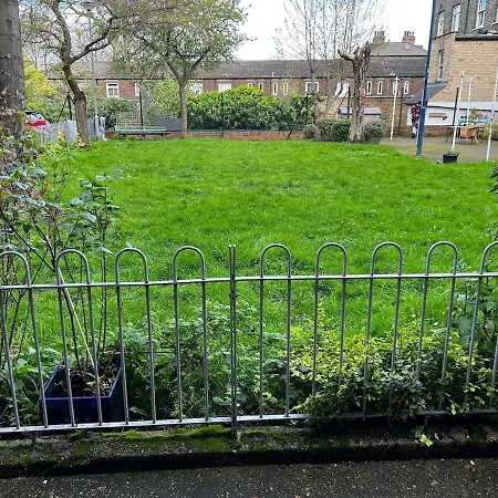 Apartment Golden Maisonette Next To Camden Town With Private Parking *