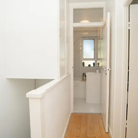 Apartment Golden Maisonette Next To Camden Town With Private Parking London
