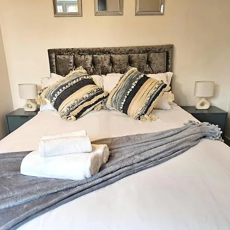Golden Maisonette Next To Camden Town With Private Parking Apartment