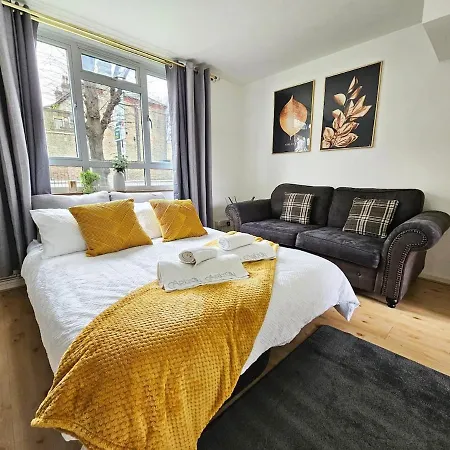 Golden Maisonette Next To Camden Town With Private Parking Apartment