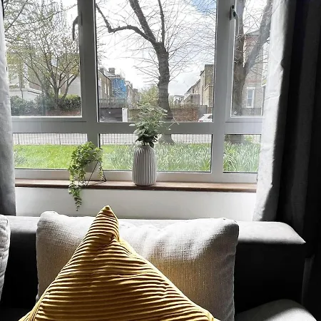 Golden Maisonette Next To Camden Town With Private Parking Apartment London