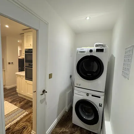 Spacious Flat Close To Wembley Stadium Apartment London