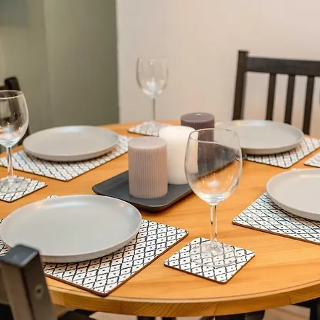 Stunning 1 Bed Luxury Garden Apartment London