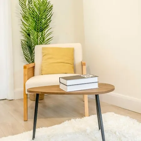 Apartment Stunning 1 Bed Luxury Garden