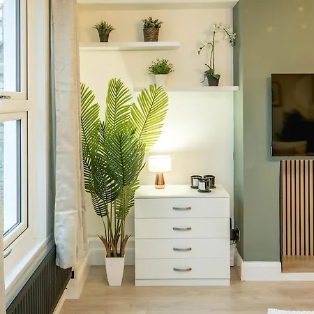 Stunning 1 Bed Luxury Garden
