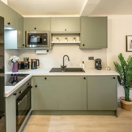 Apartment Stunning 1 Bed Luxury Garden *