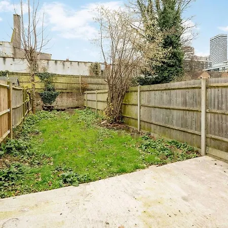 Apartment Stunning 1 Bed Luxury Garden *