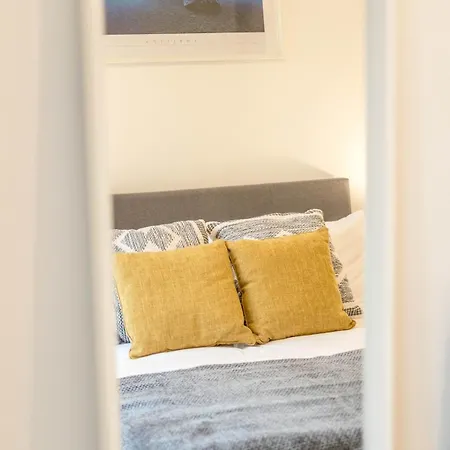 Stunning 1 Bed Luxury Garden * London