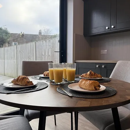 Holiday home Buxton Road *
