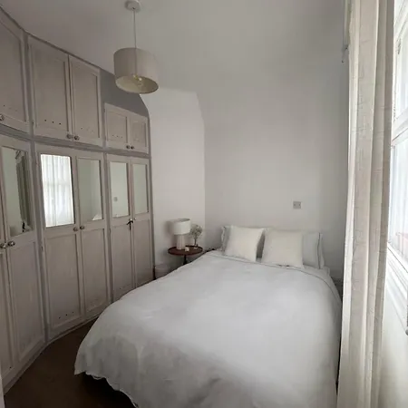 Cozy In Prime Location Holiday home *