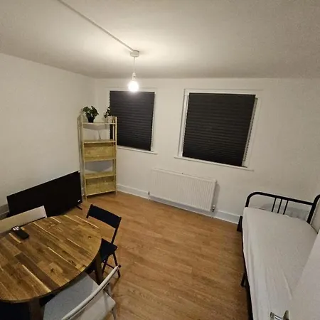 2 Bedroom In Greater * London