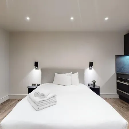 Hyde Park Apartment *