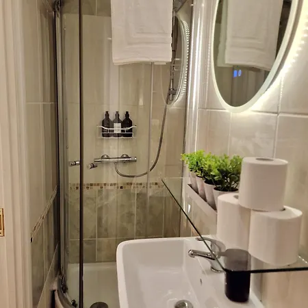 Charming 2 Bedrooms Flat For 6 In King's Cross