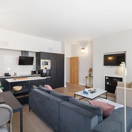 22 The Pavement Apartment *